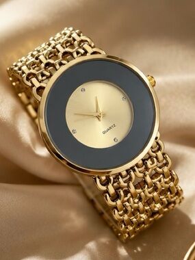 Radiant Noir Gold Bracelet Watch